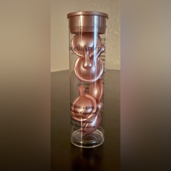 Elizabeth Arden Other - Elizabeth Arden Retinol + HPR Ceramide Capsules Rapid Skin Renewing Serum